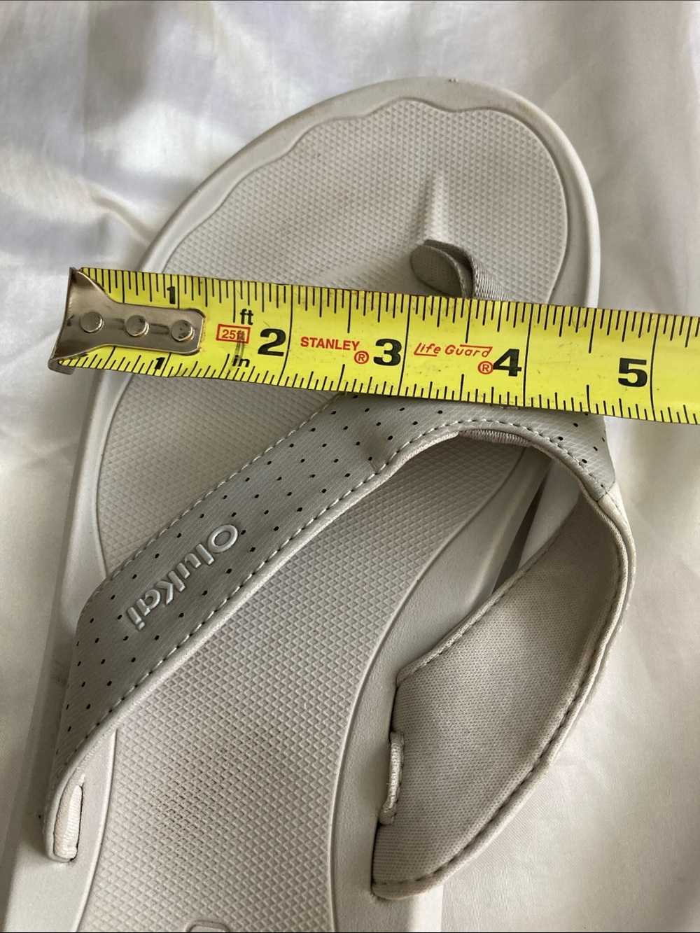 OluKai Sandals in Light Beige - Picture 4 of 8